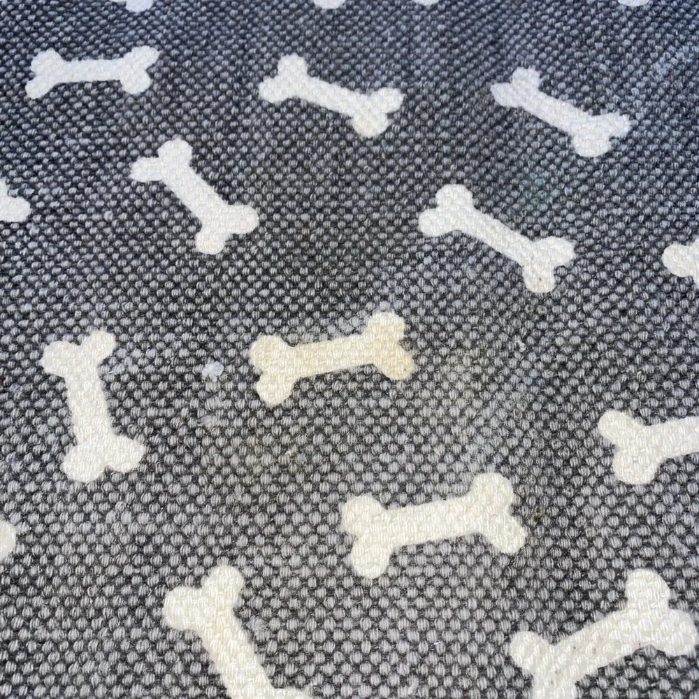 Dog Bone Pattern Mat - Grey and White